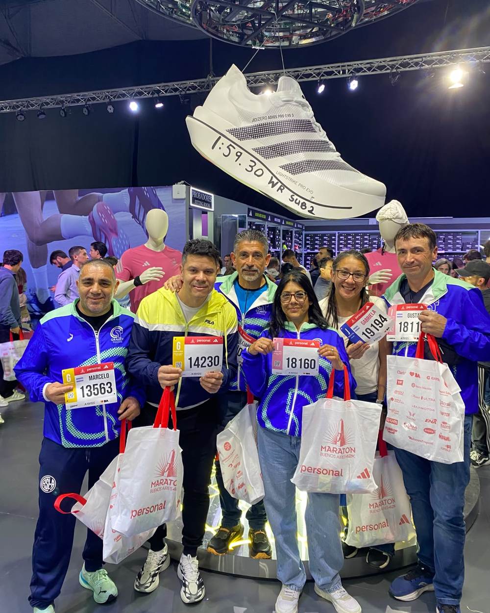 El equipo de Gravity Run Club en la previa del Maratón de Buenos Aires
