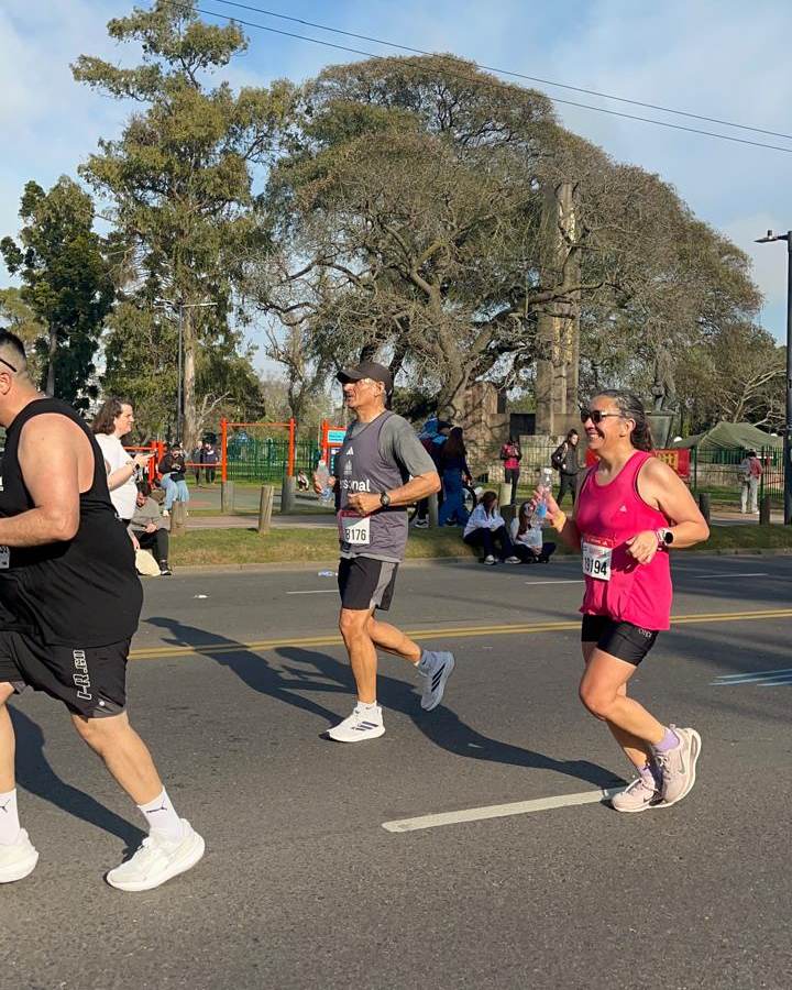 Gabi corriendo el Maratón de Buenos Aires